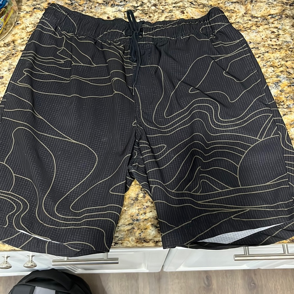 Billabong adventure division mens black design shorts in size medium